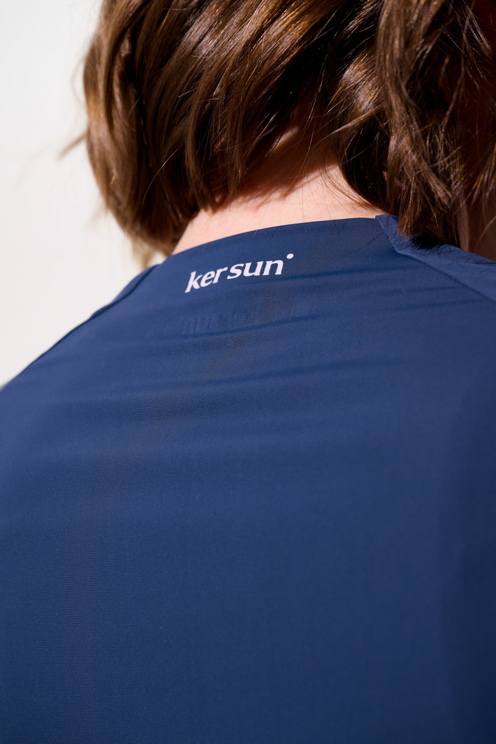 Vêtement anti-UV bleu marine pour femme, léger et respirant, à manches longues, marque Ker Sun, UPF 50+.