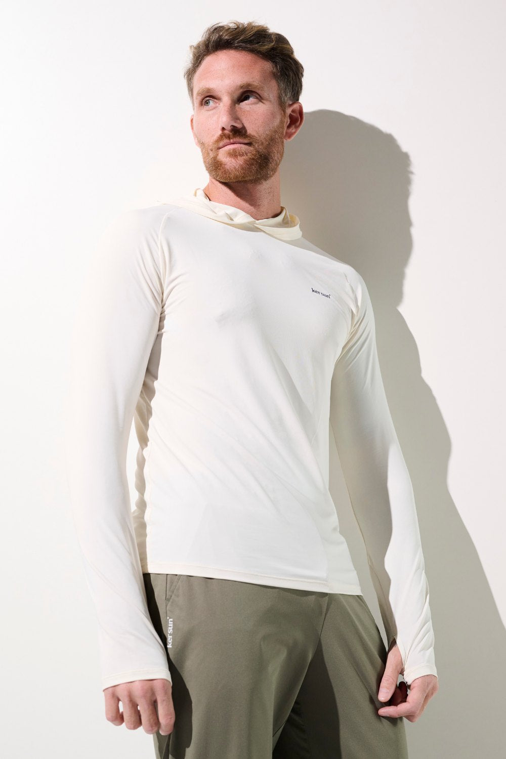 T-shirt anti-UV à capuche - Oasis pour homme, tissu léger et respirant, protection solaire UPF 50+.