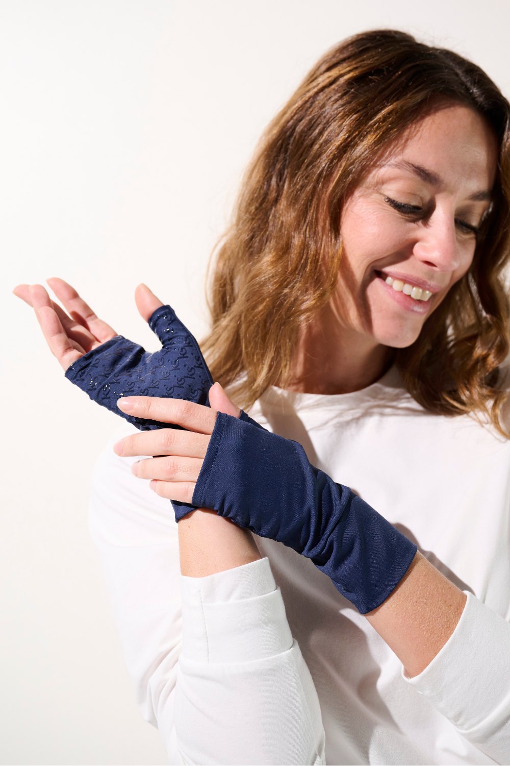 Mitaines moufles anti-UV - Gobi pour femme, couleur bleu marine, légères et élégantes pour protection solaire.