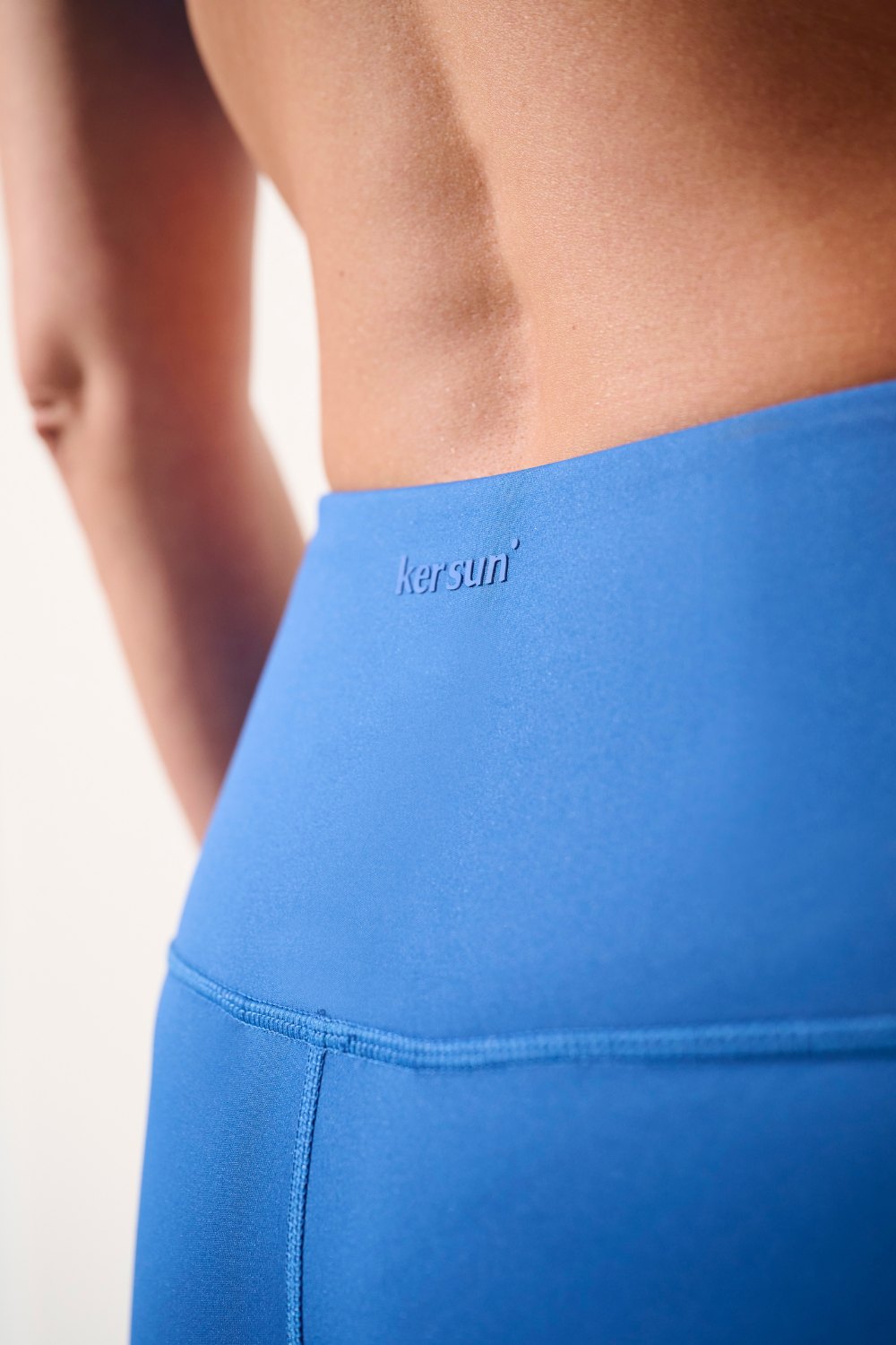 Legging de bain anti-UV - Galápagos en bleu pour femme, conçu pour le confort et la protection solaire UPF 50+.