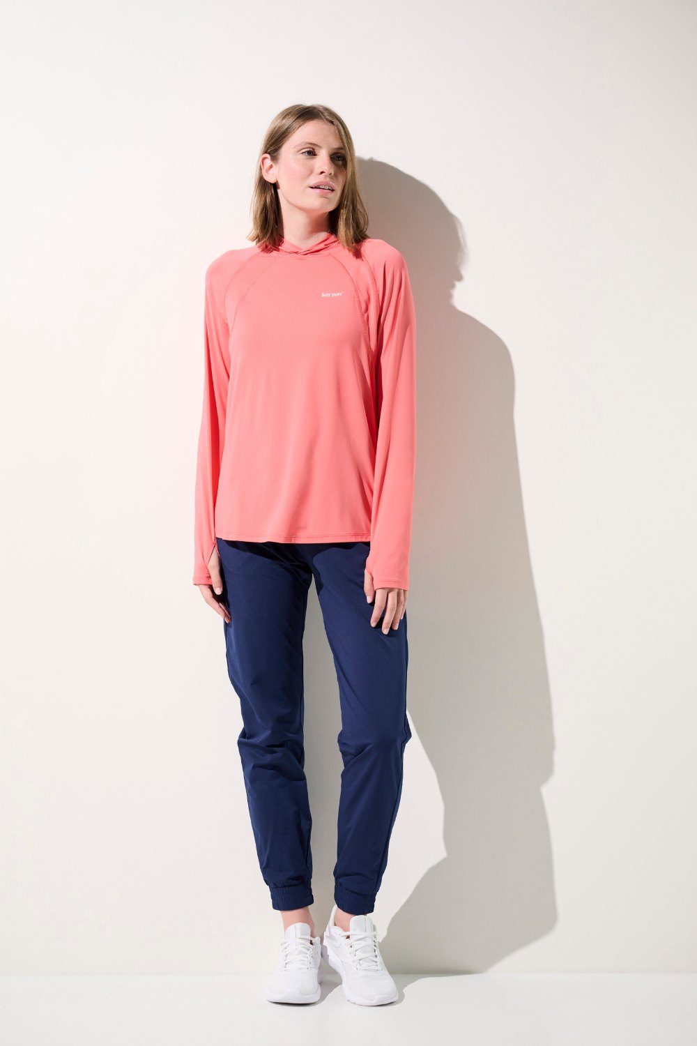 T-shirt anti-UV à capuche - Oasis pour femme, rose, léger et respirant, idéal pour les activités sportives.