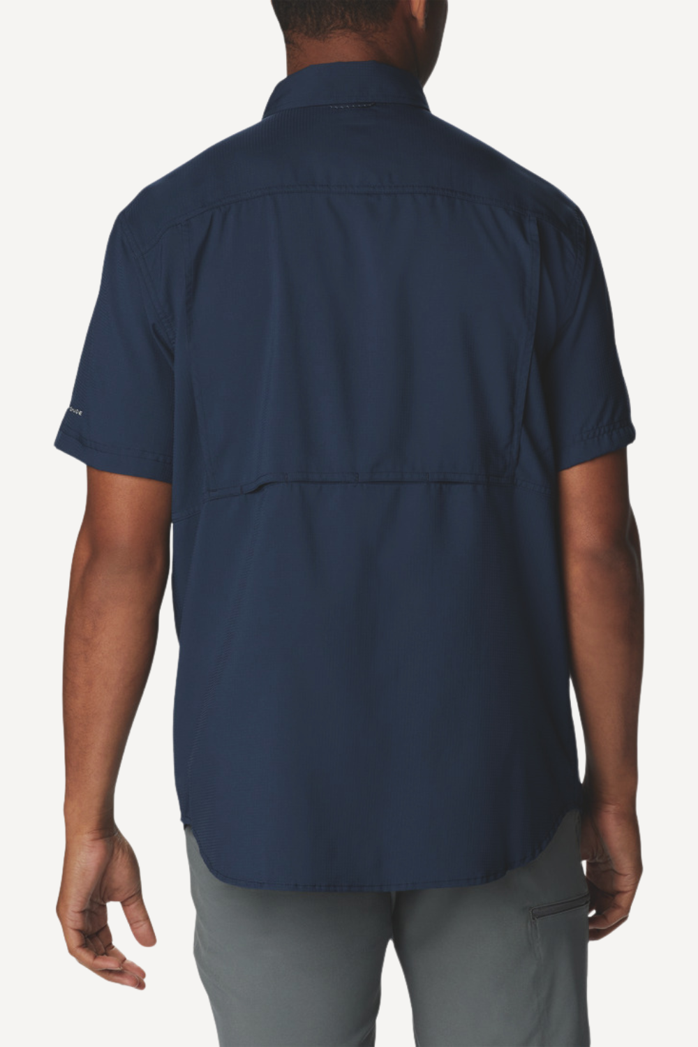 Chemise anti-UV Columbia, bleue, manches courtes, légère et respirante, UPF50+ pour homme.