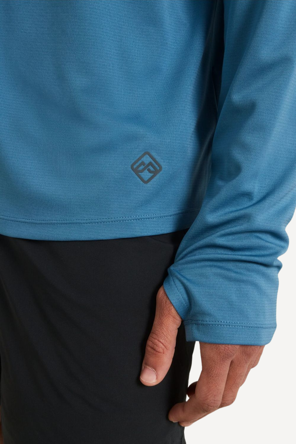 Sweat-shirt anti-UV bleu pour homme, manches longues UPF 50+, idéal pour la protection solaire active.