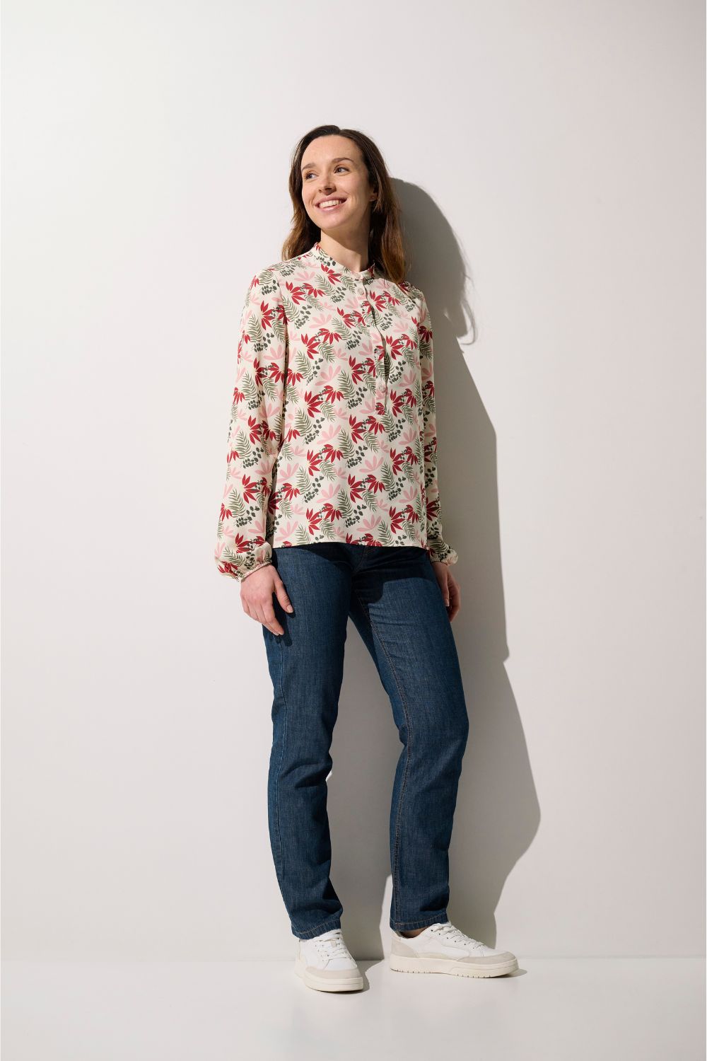 Blouse anti-UV - Positano pour femme, élégante avec motifs floraux, idéale pour des sorties sous le soleil.