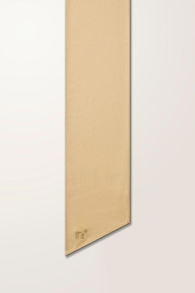 Foulard anti-UV beige pour femme, léger et élégant, conçu pour une protection solaire UPF50+ avec chapeaux Nuvées.