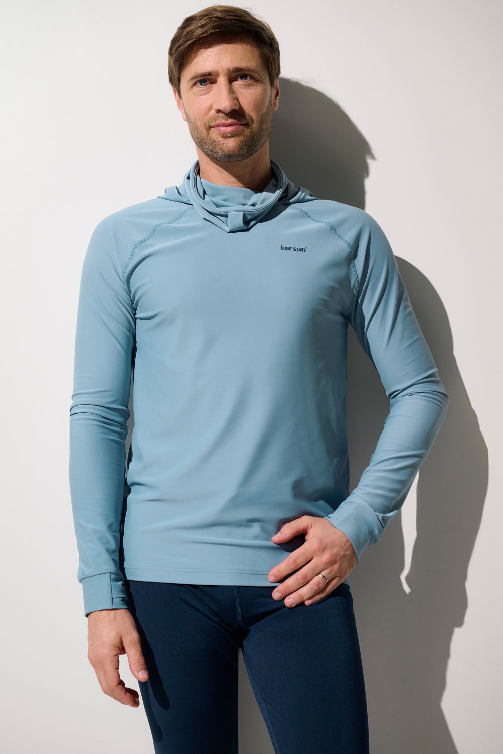 T-shirt de bain anti-UV - Galápagos pour homme, couleur bleue, léger avec capuche, UPF 50+ pour protection solaire.