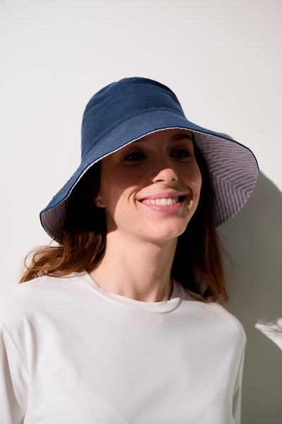 Bob anti-UV - Sylt bleu pour femme, léger et élégant, offrant protection solaire UPF 50+ en extérieur.