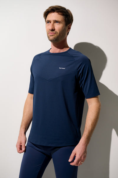 T-shirt anti-UV bleu marine pour homme, léger et respirant, UPF 50+, idéal pour le sport en extérieur.