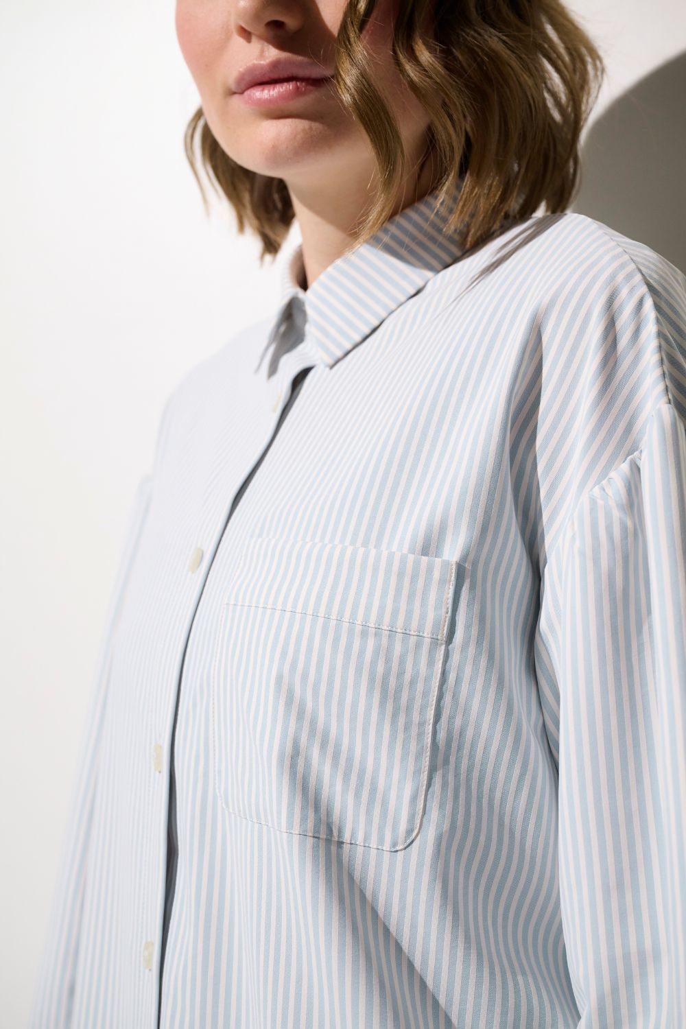 Chemise longue anti-UV - Sylt pour femme, rayée, légère et élégante, idéale pour une protection solaire quotidienne.