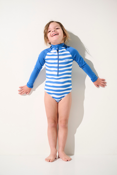 Maillot de bain anti-UV manches longues - Flores pour enfant, rayé bleu et blanc, UPF 50+ pour la protection solaire.