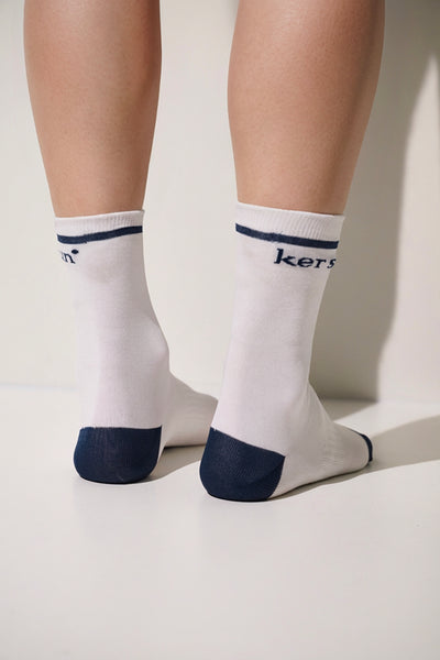 Chaussettes anti-UV Mojave blanches UPF 50+ pour homme, légères et élégantes, parfaites pour le quotidien.