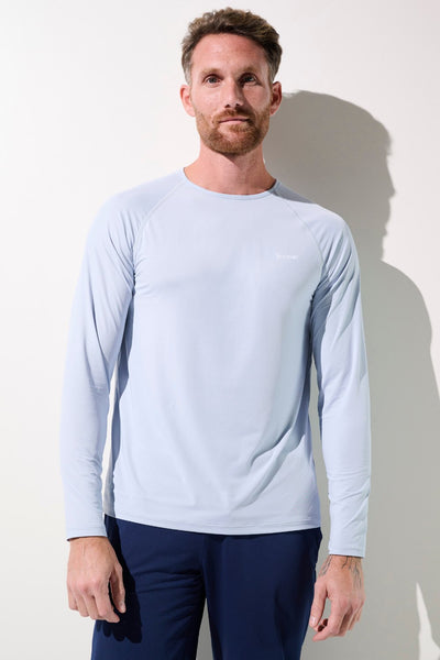 T-shirt anti-UV - Oasis bleu clair, manches longues UPF 50+ pour homme, léger et confortable pour les activités sportives.