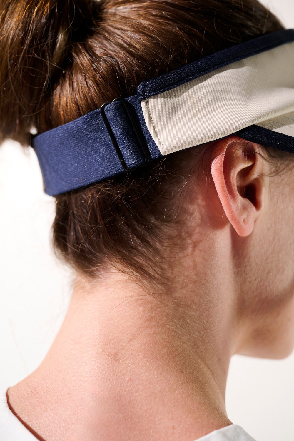 Visière anti-UV - Augusta, ajustement confortable au dos, idéale pour les activités sportives en plein soleil.