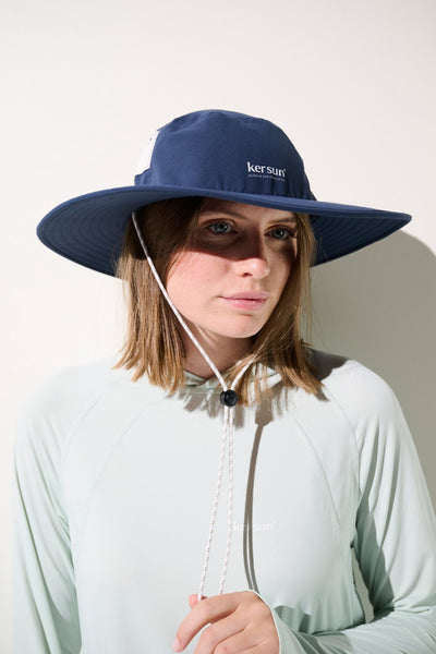 Chapeau anti-UV - Oasis bleu marine pour femme, léger et respirant, idéal pour les activités ensoleillées.