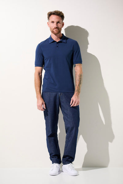 Polo anti-UV bleu homme, élégant et léger, UPF 50+, parfait pour se protéger sous le soleil au quotidien.