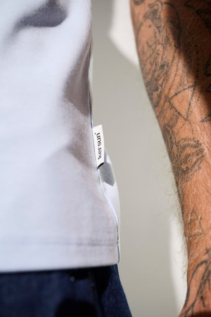 Détails du polo anti-UV Saint-Malo pour homme, tissu léger avec protection solaire UPF 50+.