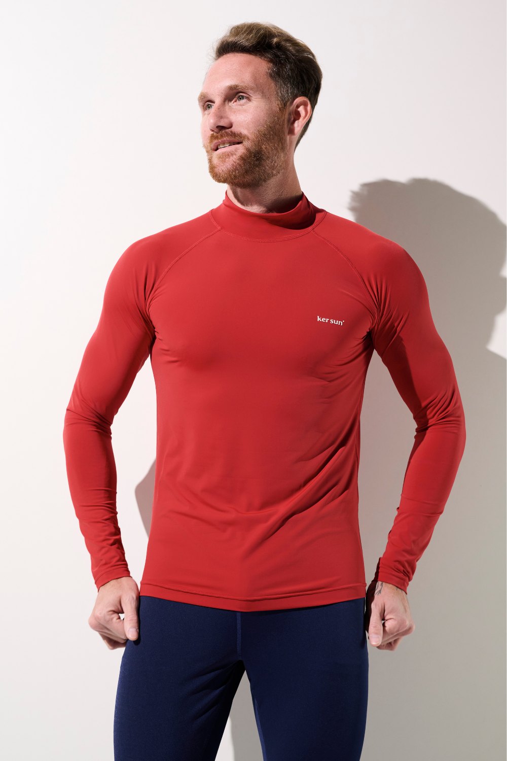 T-shirt de bain anti-UV Malibu rouge pour homme, manches longues, idéal pour la protection solaire en activités aquatiques, UPF 50+.