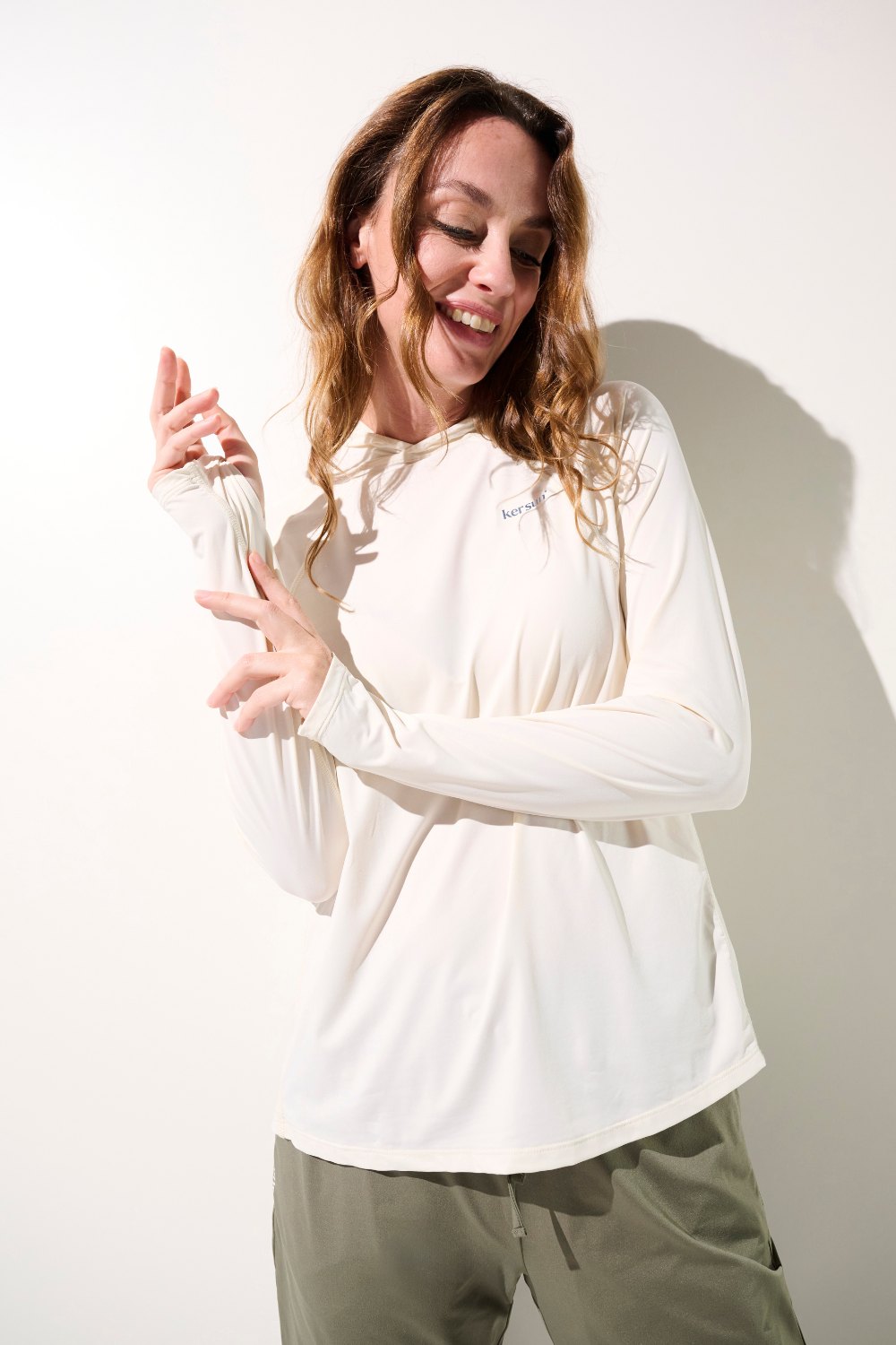 Camiseta de protección solar con capucha – Oasis