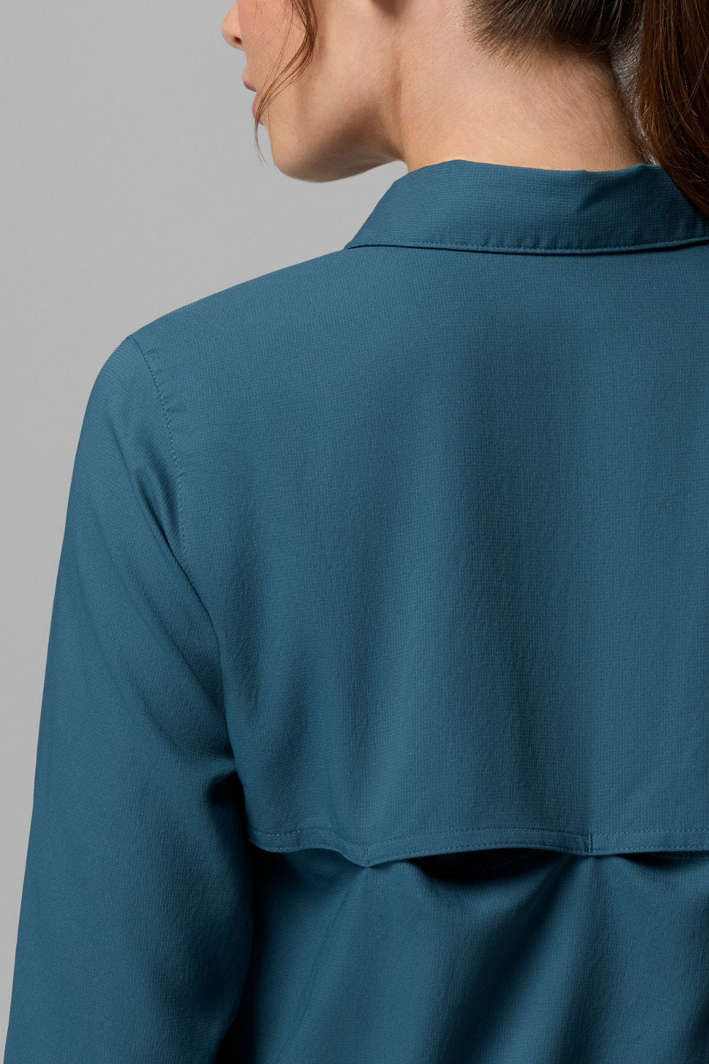 Chemise anti-UV - Silver Ridge Utility II, bleu pour femme, col protecteur et tissu léger pour protection solaire.