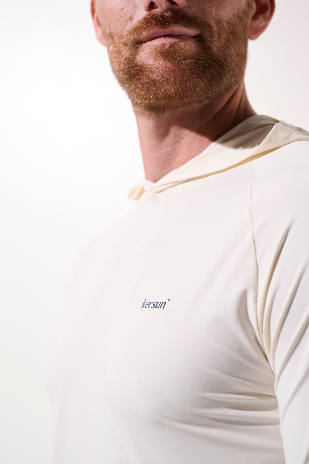 Camiseta de protección solar con capucha – Oasis