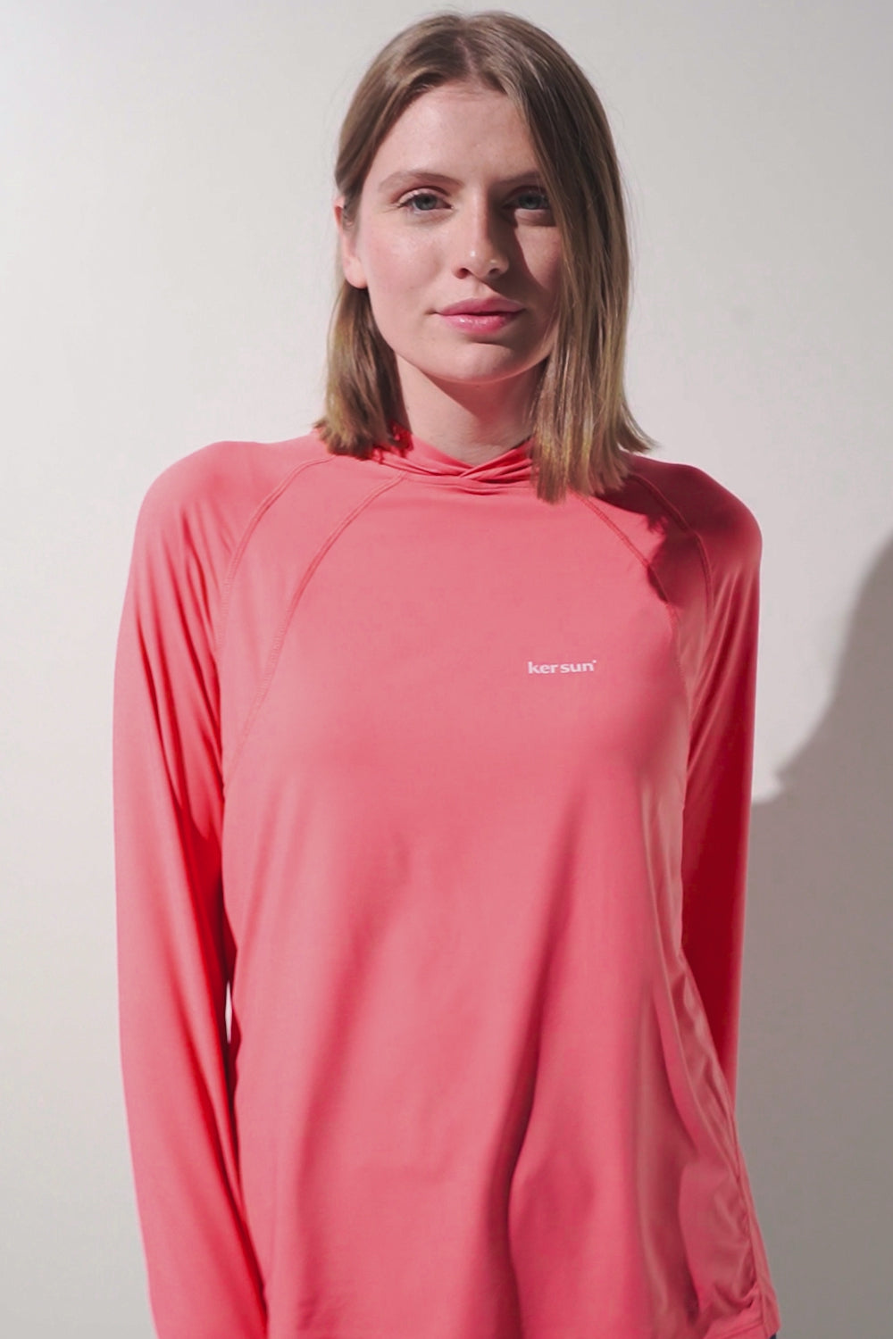 Camiseta de protección solar con capucha – Oasis