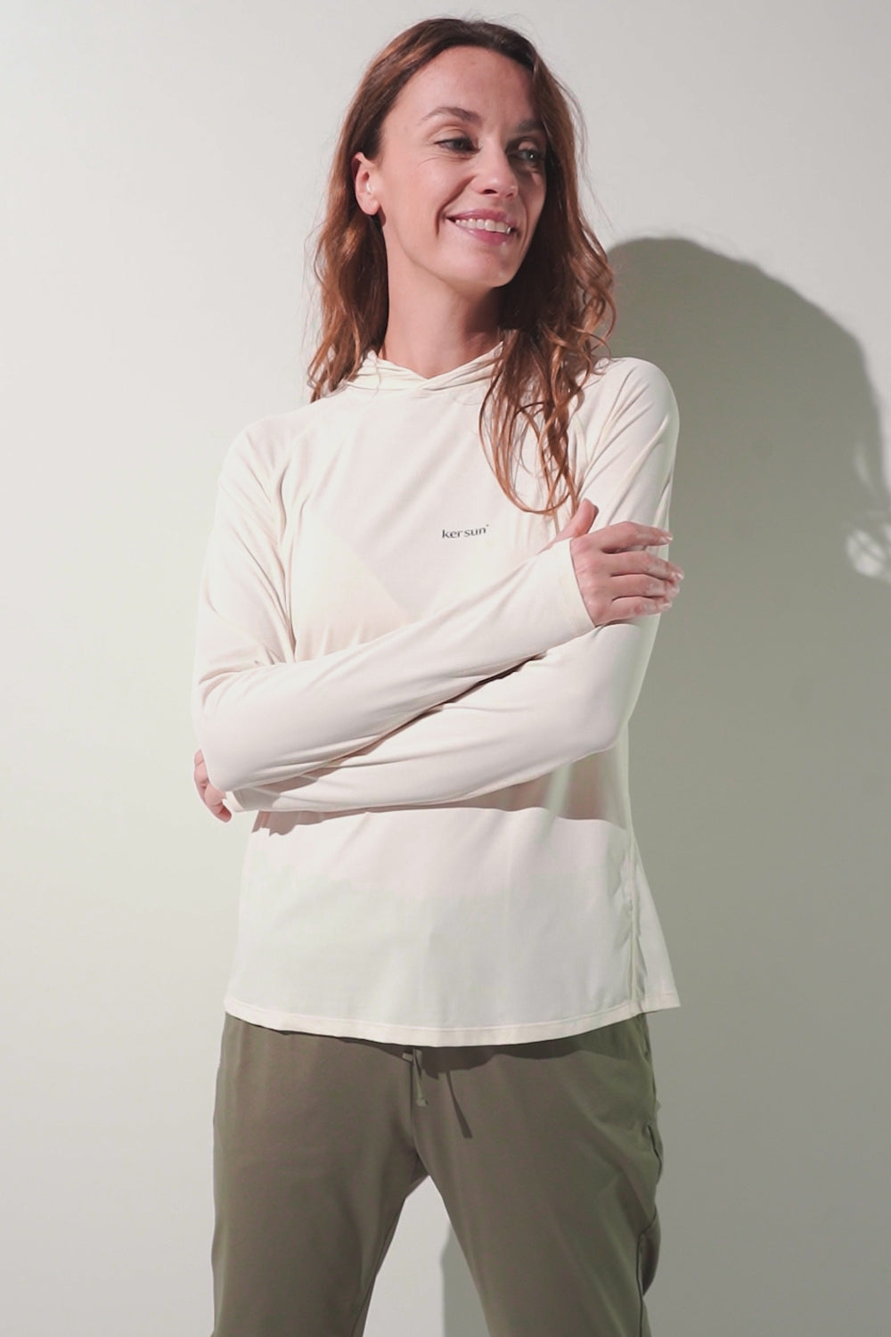 Camiseta de protección solar con capucha – Oasis
