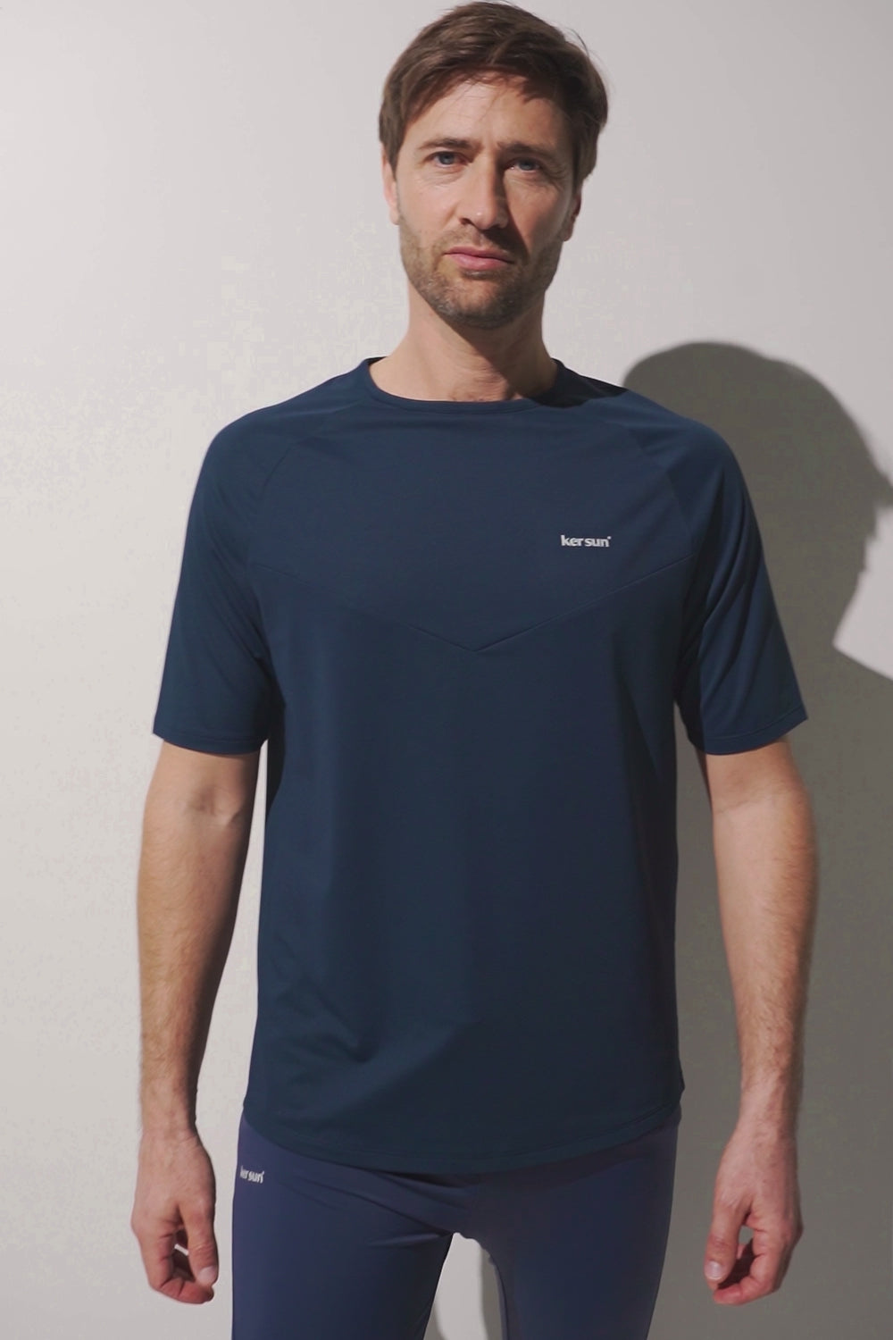 T-shirt anti-UV Boston pour homme, léger et respirant, certifié UPF 50+ pour une protection solaire optimale.