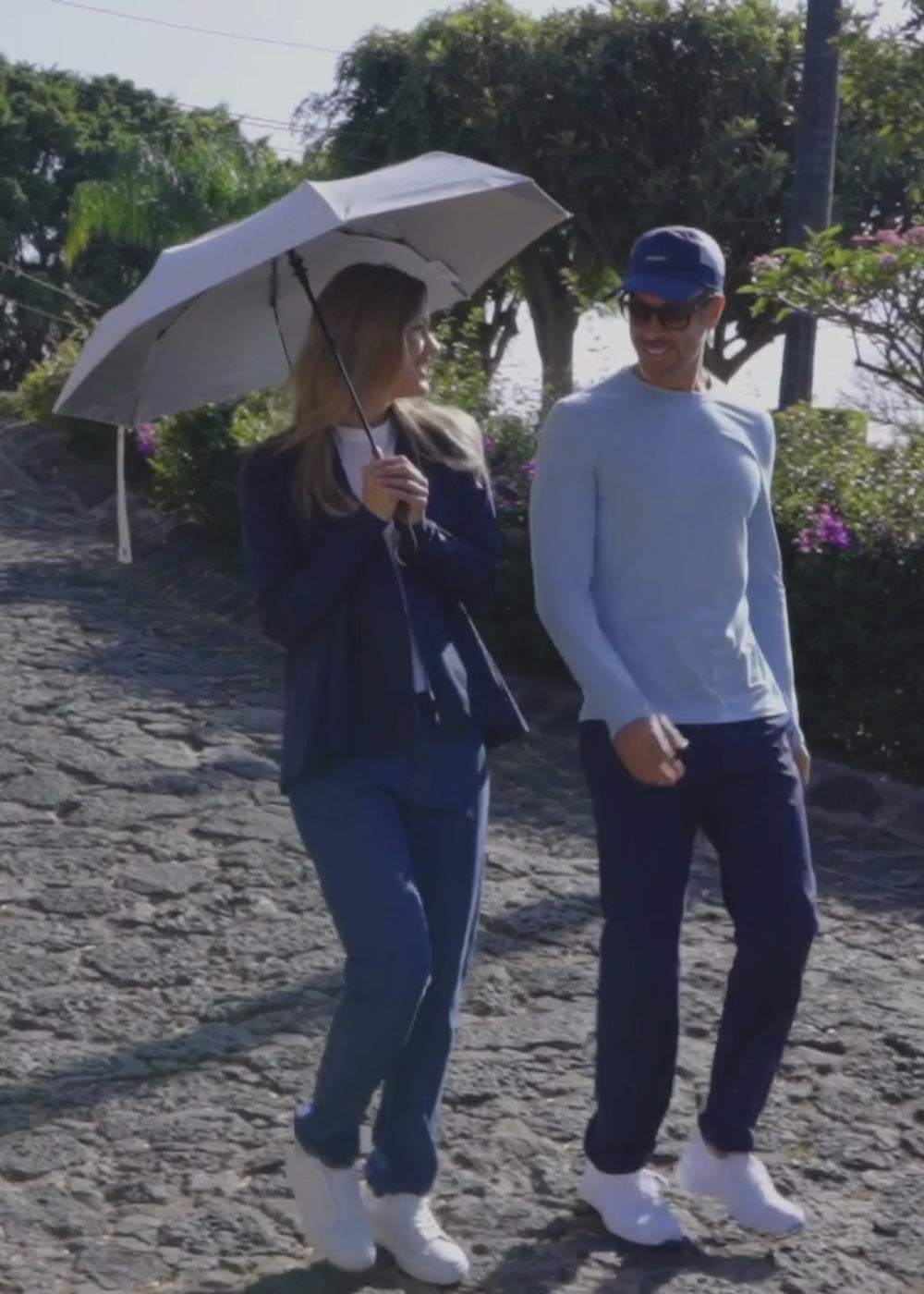 Cargar video: Ker Sun, spécialiste des vêtements anti-UV femme, homme et enfant