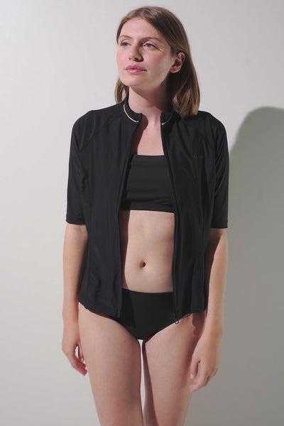 Veste de bain anti-UV - Malta, noire, légère et respirante, parfaite pour la baignade, UPF 50+, femme.